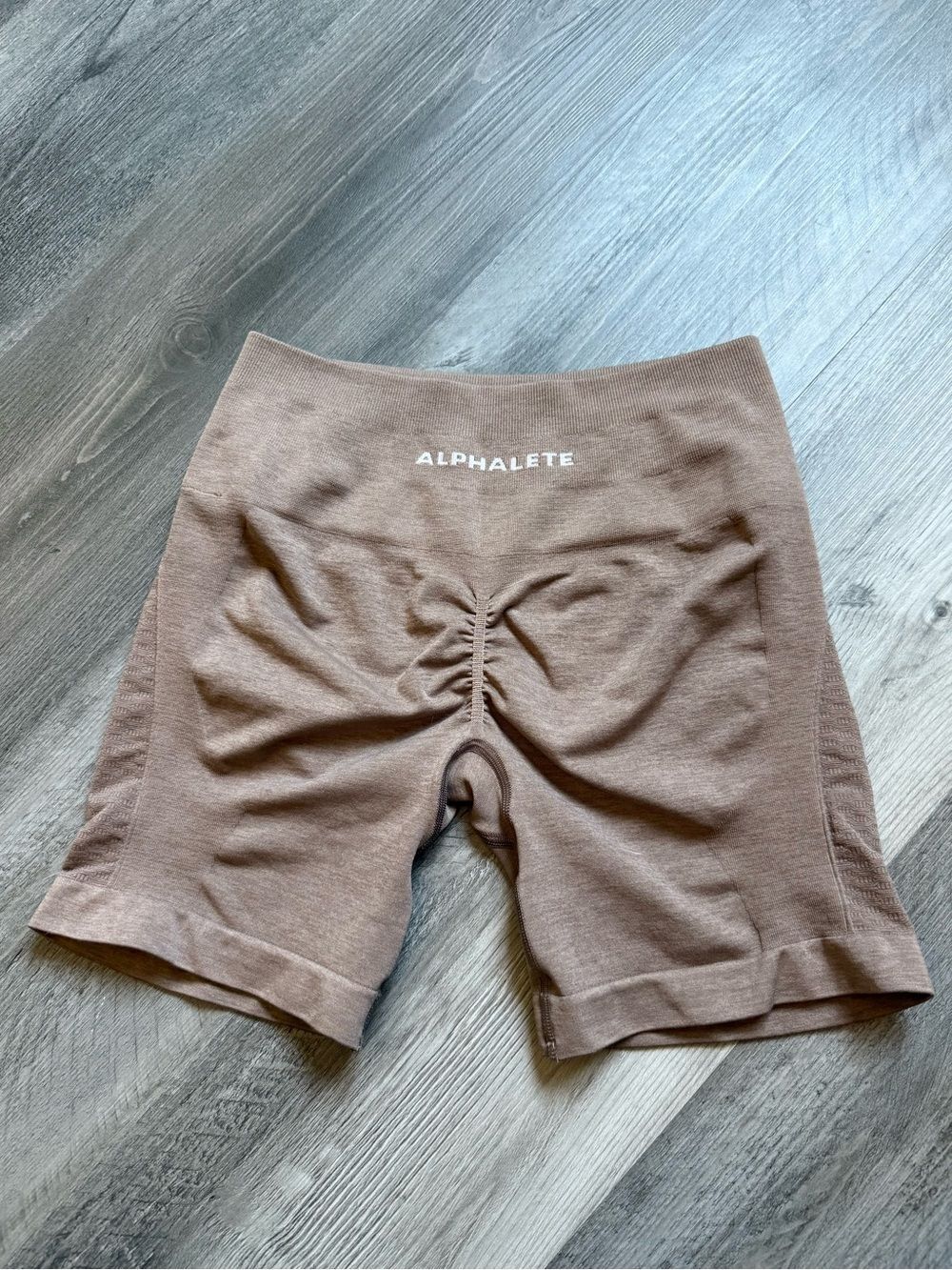 Alphalete Amplify Contour Short 5” High Rise Sand NEW Medium - Picture 4 of 12